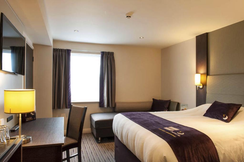 Premier Inn ฮาร์โลว์ ห้อง รูปภาพ