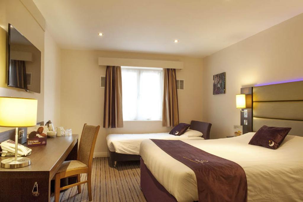 Premier Inn ฮาร์โลว์ ห้อง รูปภาพ