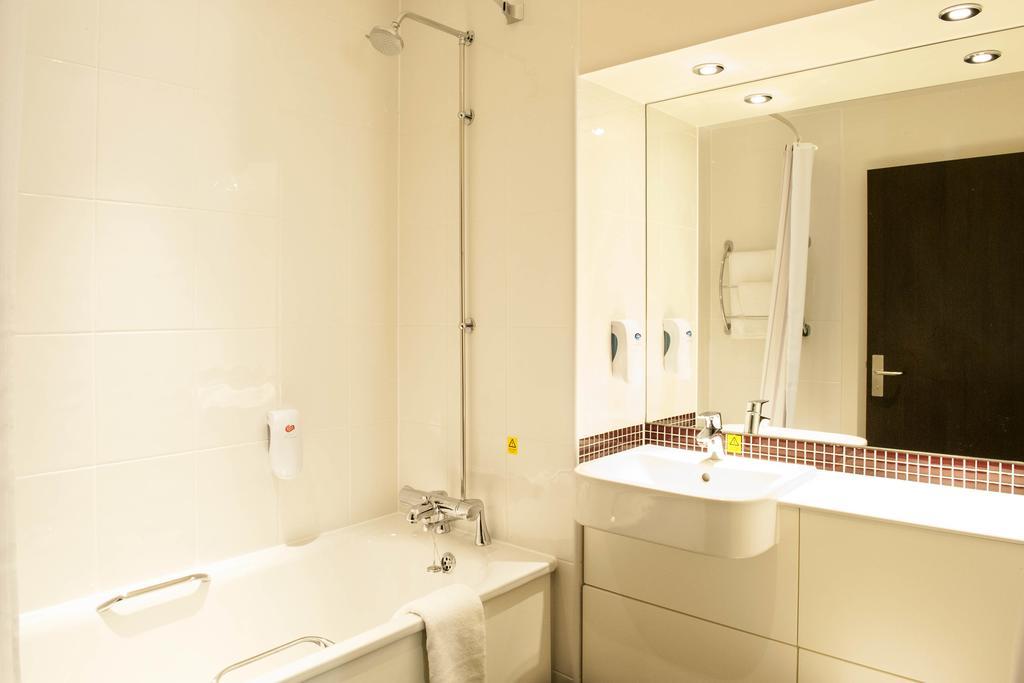 Premier Inn ฮาร์โลว์ ห้อง รูปภาพ