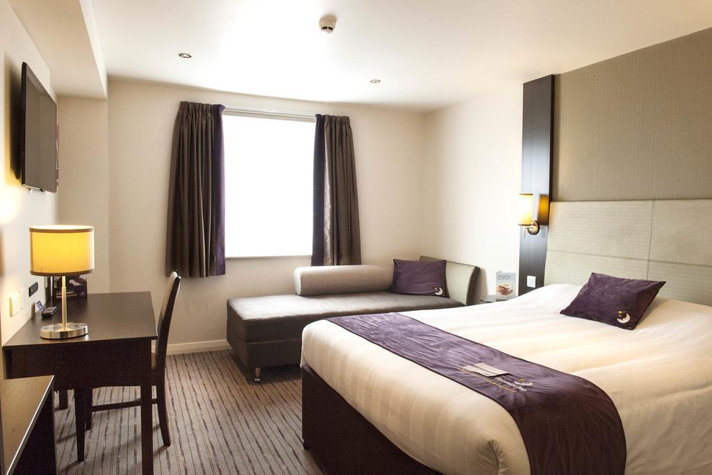 Premier Inn ฮาร์โลว์ ห้อง รูปภาพ