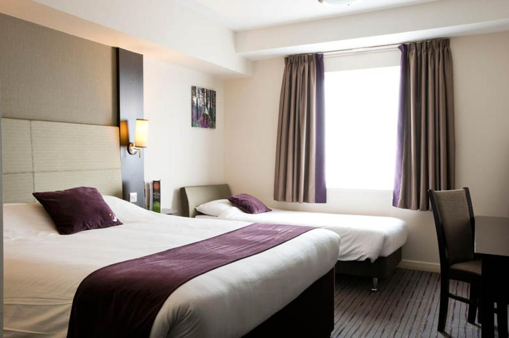 Premier Inn ฮาร์โลว์ ห้อง รูปภาพ