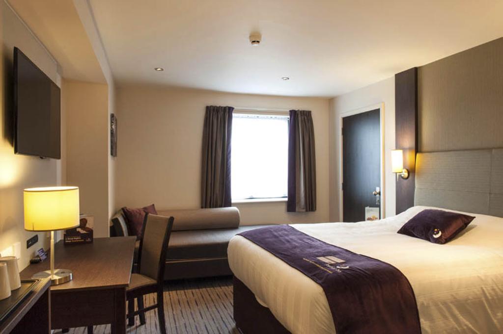Premier Inn ฮาร์โลว์ ห้อง รูปภาพ